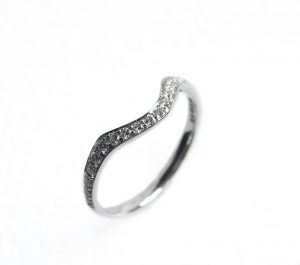 Wedding ring set with diamonds.