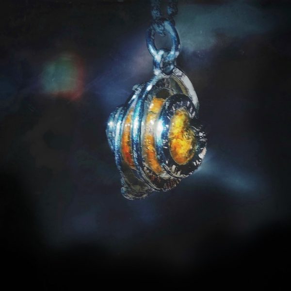 Golden citrine surrounded by spiral